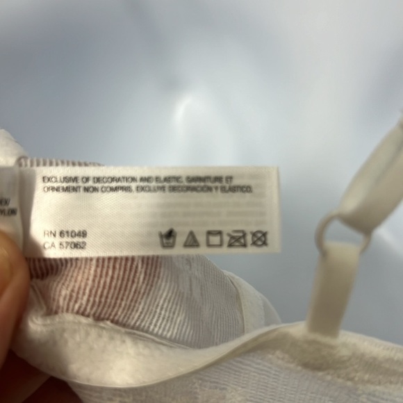 b.tempt’d white lace bralette, Sz XL, adjustable straps, lined in front, - Picture 12 of 15